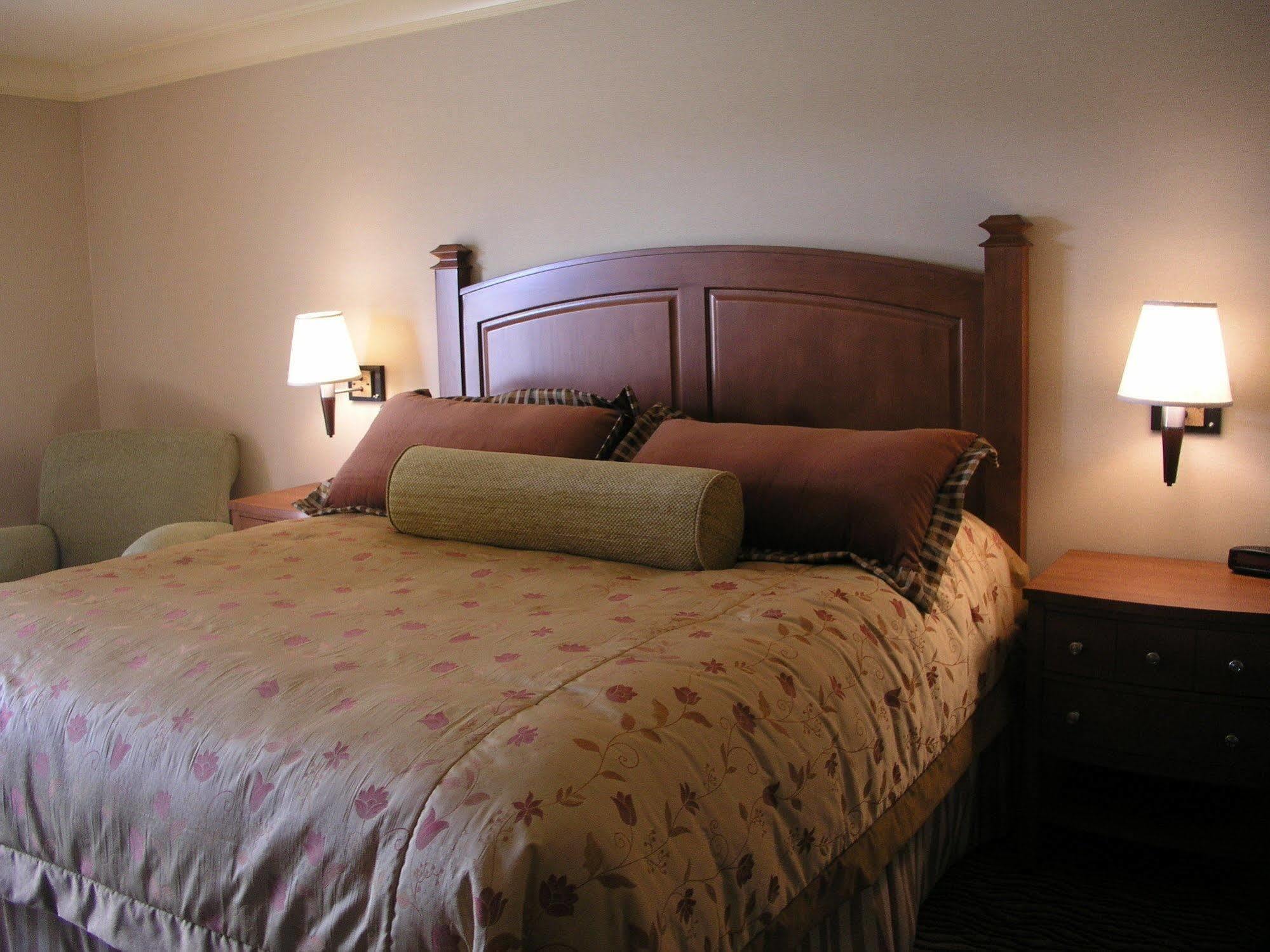 Hotel Three Rivers Casino 3*